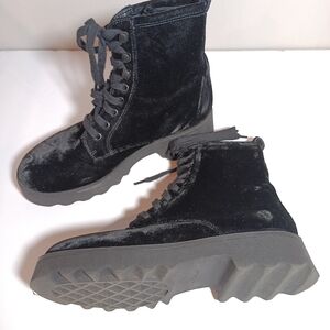 AEROSOLES Steph Black Velvet Lace Up Boots Size 9